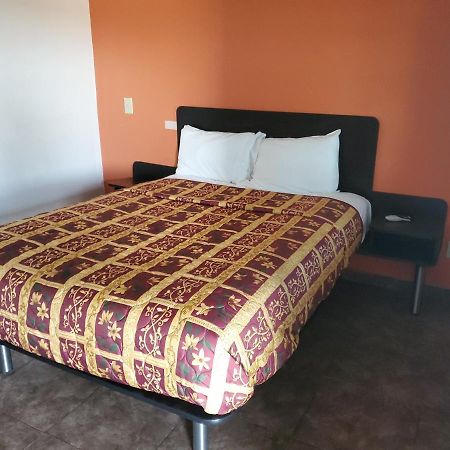 High Desert Inn Hesperia Εξωτερικό φωτογραφία