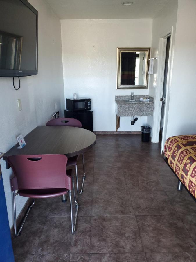High Desert Inn Hesperia Εξωτερικό φωτογραφία
