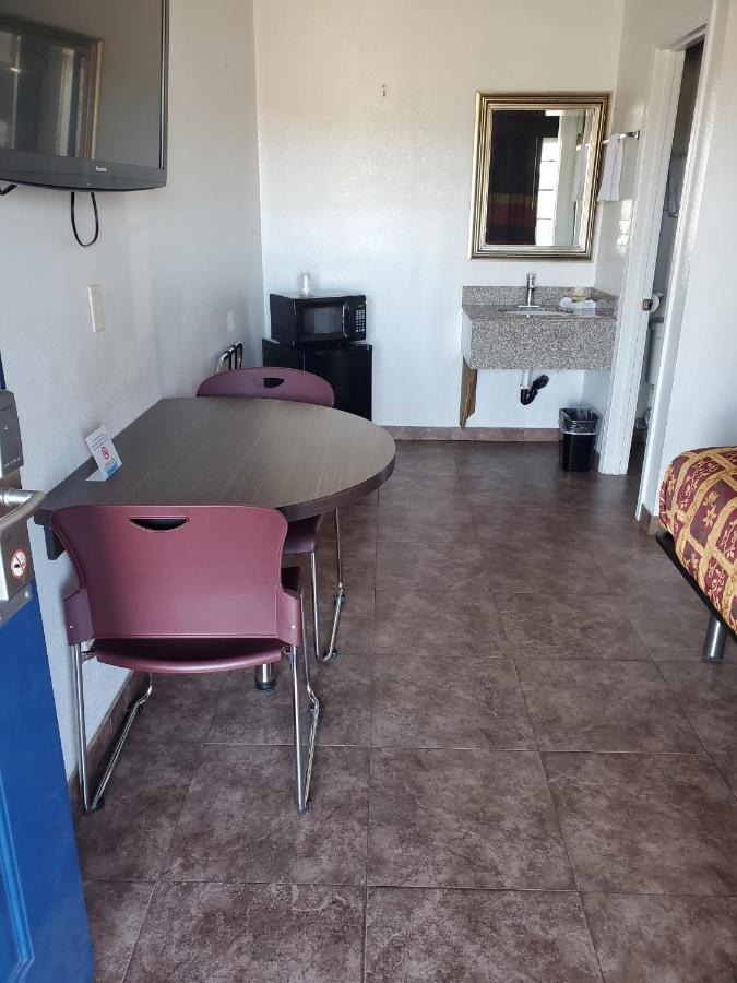 High Desert Inn Hesperia Εξωτερικό φωτογραφία